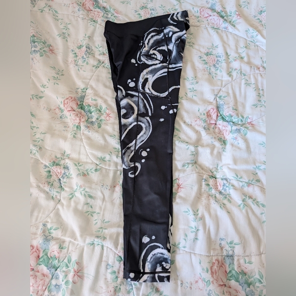 GUC Iron Yokai V-Cut Cloud Leggings - Picture 2 of 14